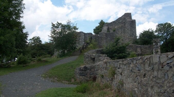 Burg Löwenburg, Siebengebirge